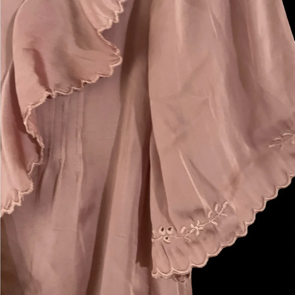 Anthropologie Paige pink scalloped embroidered puff sleeve satin ruffle blouse s